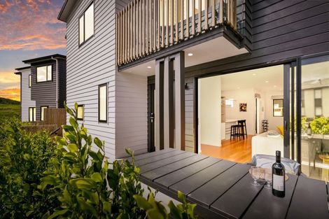 Photo of property in 76 Ashley Avenue, Long Bay, Auckland, 0630