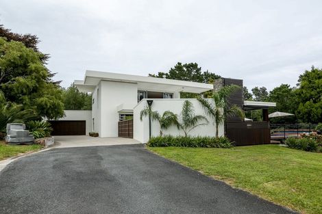Photo of property in 531 South Road, Omata, New Plymouth, 4374