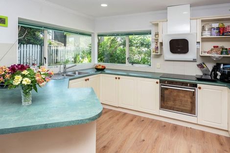 Photo of property in 2/130 Sandspit Road, Shelly Park, Auckland, 2014