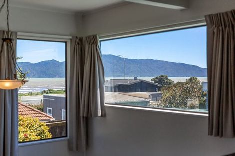 Photo of property in 3 Toru Road, Paraparaumu Beach, Paraparaumu, 5032