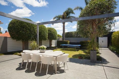 Photo of property in 8 Weona Place, Westmere, Auckland, 1022