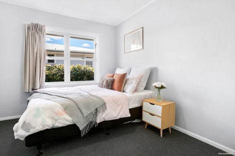 Photo of property in 9 Reiman Street, New Lynn, Auckland, 0600