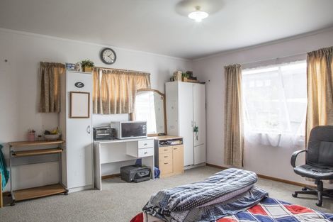 Photo of property in 1/39 Woodcote Drive, Glenfield, Auckland, 0629