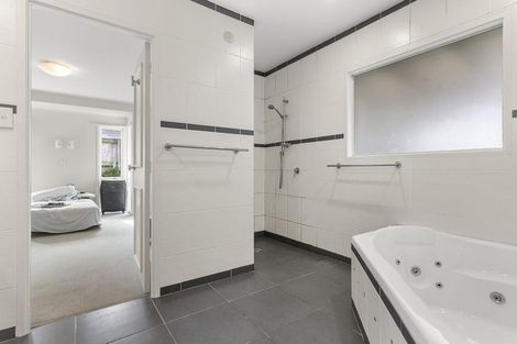 Photo of property in 58 Prince Regent Drive, Half Moon Bay, Auckland, 2012