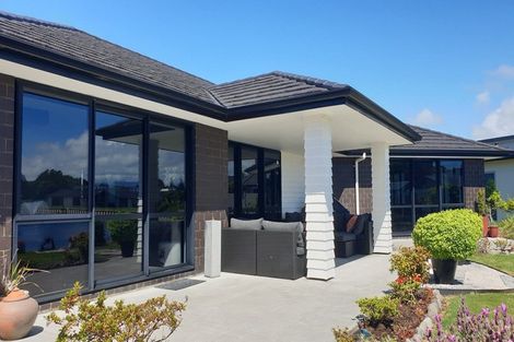 Photo of property in 61 Links Drive, Waiwhakaiho, New Plymouth, 4312