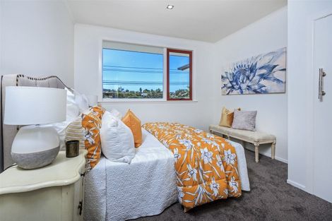 Photo of property in 32a Becroft Drive, Forrest Hill, Auckland, 0620