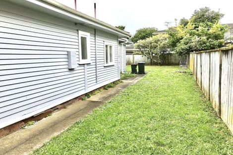 Photo of property in 324 Mount Albert Road, Mount Roskill, Auckland, 1041