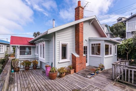 Photo of property in 20 Milne Terrace, Island Bay, Wellington, 6023