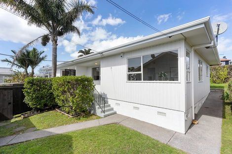 Photo of property in 2/15 Seaview Terrace, Mount Albert, Auckland, 1025