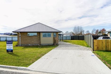 Photo of property in 2 Half Time Close, Omakau, 9376