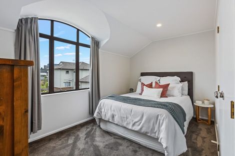 Photo of property in 6 Rathmullen Place, Pinehill, Auckland, 0632