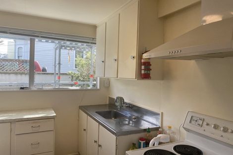 Photo of property in 5 Hawker Street, Mount Victoria, Wellington, 6011