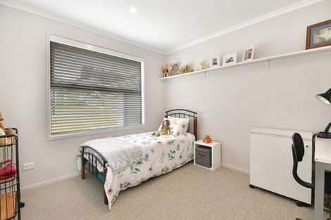 Photo of property in 56 Colonial Drive, Silverdale, 0932