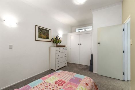 Photo of property in 100 Creswick Terrace, Northland, Wellington, 6012