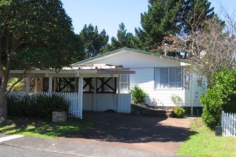Photo of property in 30 St Catherine Crescent, West Harbour, Auckland, 0618