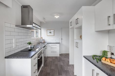 Photo of property in 8a Queen Road, Bellevue, Tauranga, 3110