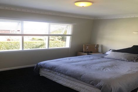 Photo of property in 1/1 Sylvan Park Avenue, Milford, Auckland, 0620