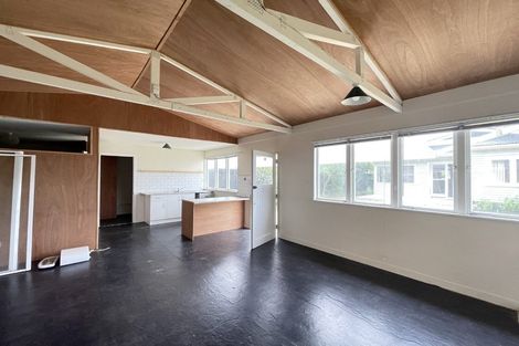 Photo of property in 4 Hillcrest Avenue, Hillcrest, Auckland, 0627