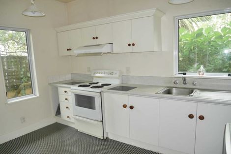 Photo of property in 33a Matai Road, Stanmore Bay, Whangaparaoa, 0932