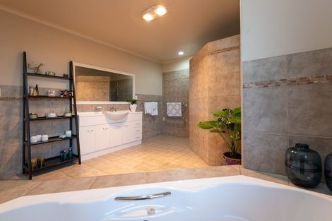 Photo of property in 136 Polo Prince Drive, Alfriston, Auckland, 2105