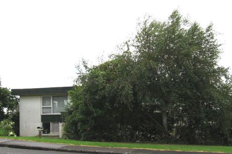 Photo of property in 2/111 Sylvan Avenue, Northcote, Auckland, 0627