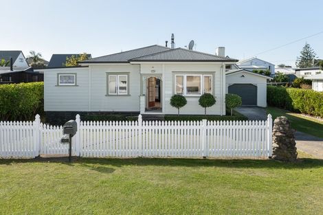 Photo of property in 24 Percy Road, Papamoa Beach, Papamoa, 3118