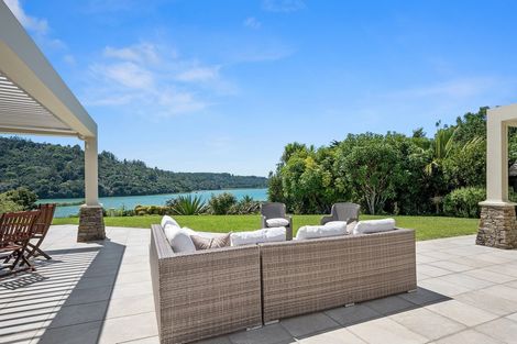 Photo of property in 109 Warman Road, Okura, Auckland, 0792