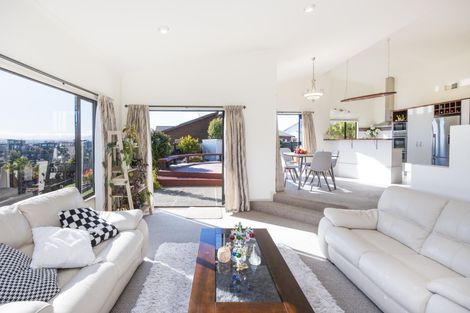 Photo of property in 111 Ruapehu Drive, Fitzherbert, Palmerston North, 4410
