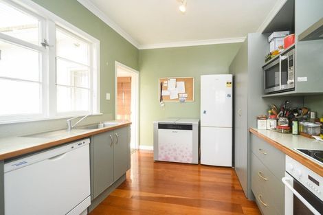 Photo of property in 19 Franklin Avenue, Hokowhitu, Palmerston North, 4410
