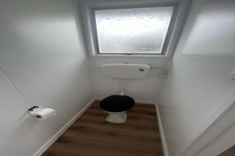 Photo of property in 17 Calvert Road, Moturoa, New Plymouth, 4310