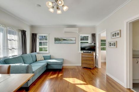 Photo of property in 9 Roy Street, Tawa, Wellington, 5028