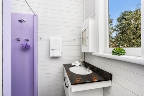 Photo of property in 74 George Street, Hikurangi, 0114