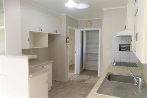 Photo of property in 18 Ramillies Place, Glenfield, Auckland, 0629