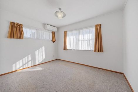 Photo of property in 84 Barrys Road, Glendene, Auckland, 0602