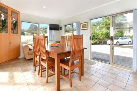 Photo of property in 74 Tarrant Road, Helensville, 0875