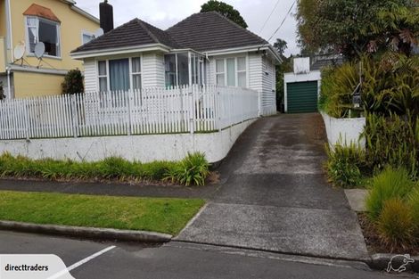 Photo of property in 22 Pendarves Street, New Plymouth, 4310