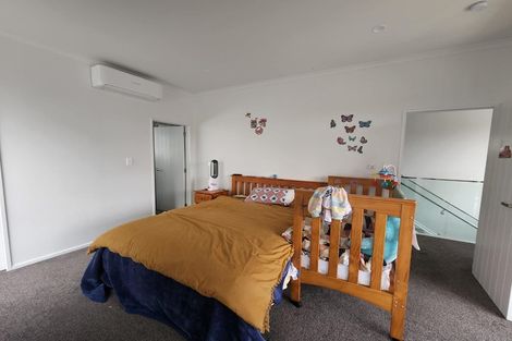 Photo of property in 2 Vanni Lane, Pahurehure, Papakura, 2113