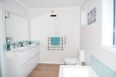 Photo of property in 2 Medway Street, Kingswell, Invercargill, 9812