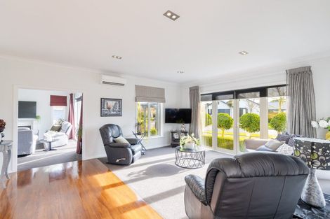 Photo of property in 17 Timberlands Terrace, Parklands, Christchurch, 8083