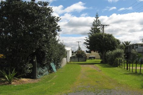 Photo of property in 21 Hall Road, Pataua North, Whangarei, 0175