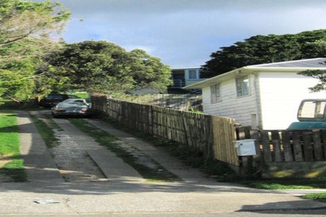 Photo of property in 6 Carnavon Place, Cannons Creek, Porirua, 5024