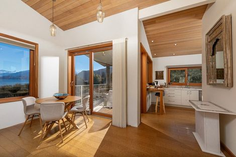 Photo of property in 337 Beacon Point Road, Wanaka, 9305