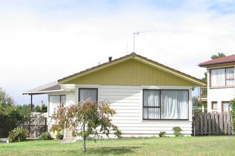 Photo of property in 23 Spence Road, Henderson, Auckland, 0612