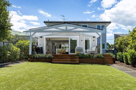 Photo of property in 5 Manor Place, Point Chevalier, Auckland, 1022