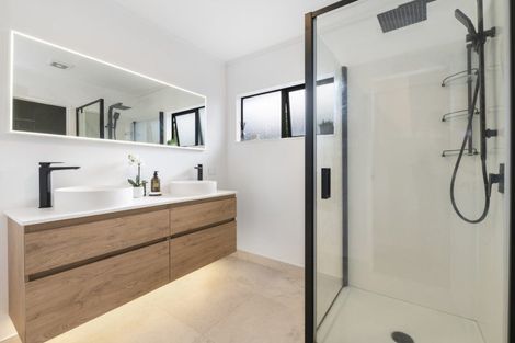 Photo of property in 7/1 Valley Road, Northcote, Auckland, 0626