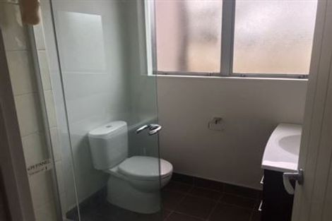 Photo of property in 17 Harrowglen Drive, Northcross, Auckland, 0632