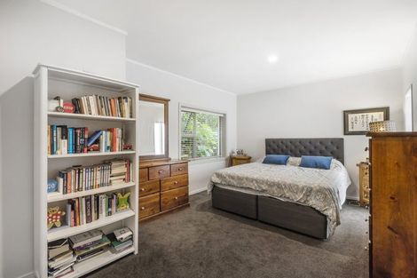Photo of property in 2/23 Parr Terrace, Castor Bay, Auckland, 0620
