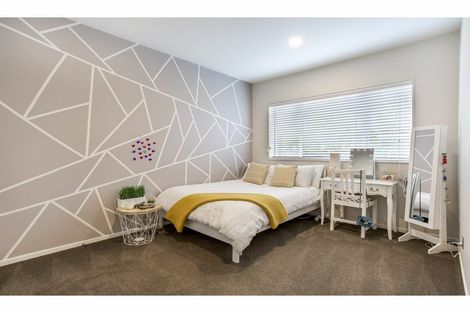 Photo of property in 22 Boocock Crescent, Orewa, 0931