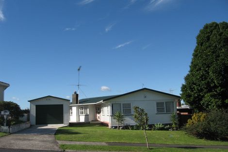 Photo of property in 41 La Trobe Street, Pakuranga Heights, Auckland, 2010