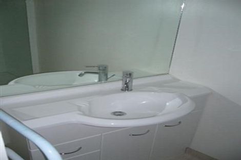 Photo of property in Terrace Heights Apartments, 2/163p The Terrace, Wellington Central, Wellington, 6011